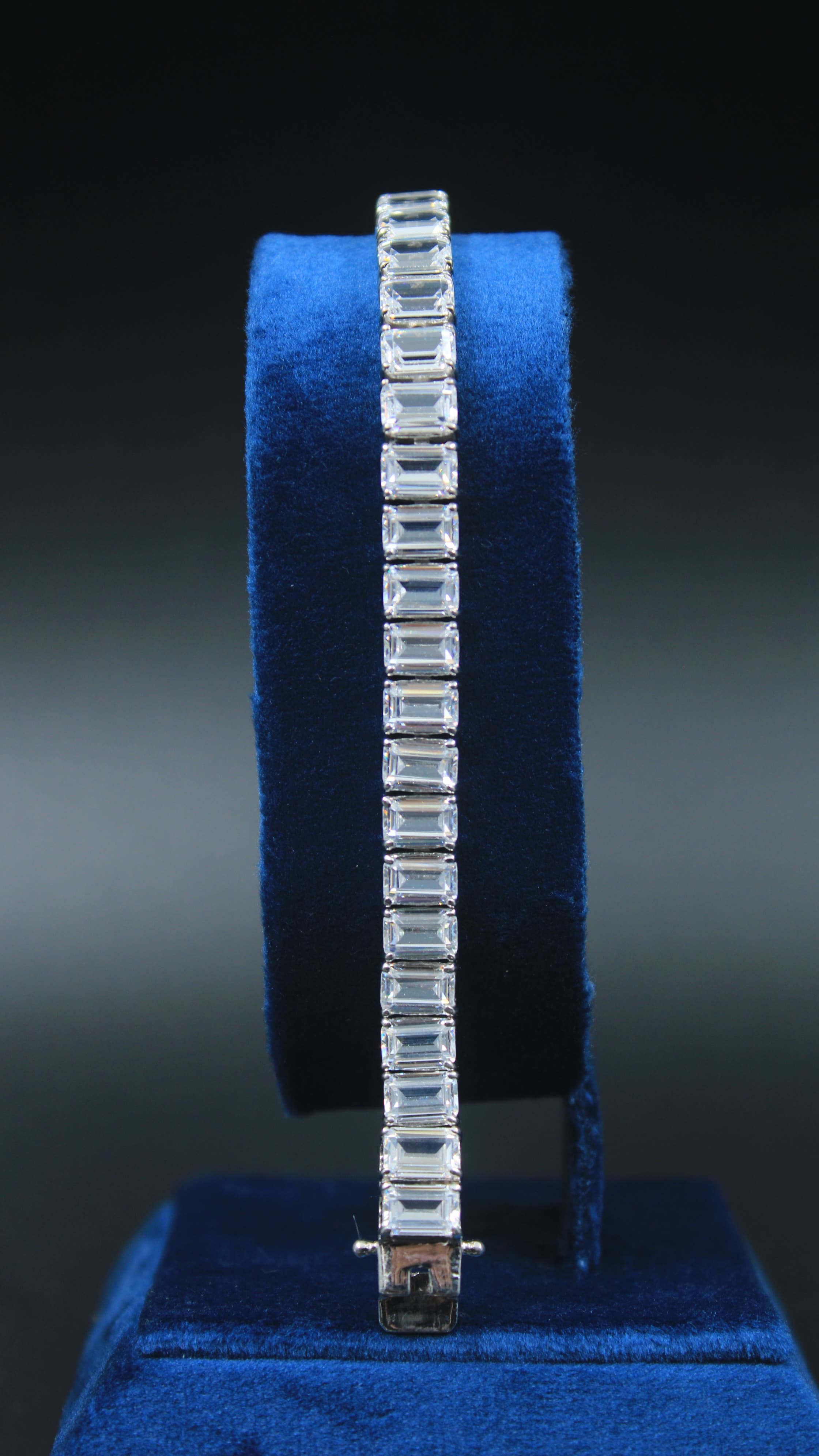 Emerald cut diamonds tennis bracelets 2