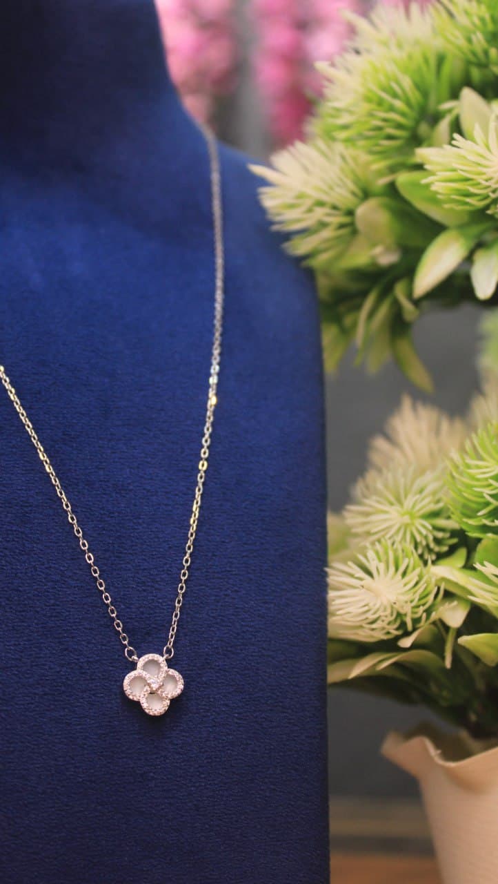 Elegant Sterling Silver Clover Pendant Necklace – Dainty Zirconia Floral Charm Jewelry Gift for Her 2